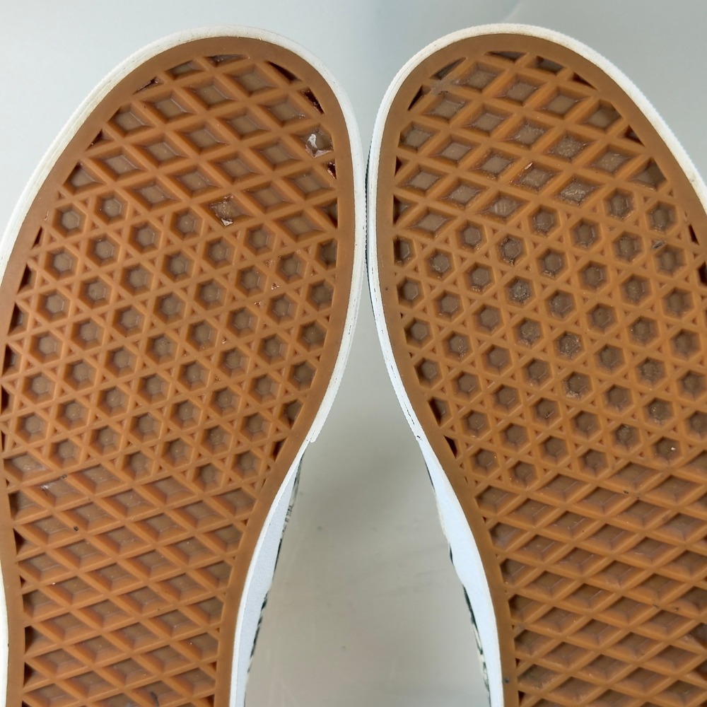 Vans Authentic Marvel Womens 7 Skate Shoes Low Lace Sneakers Superhero All‎ Over - Picture 16 of 16